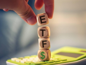 0050「降費+分割」像吃無敵星星...滿手006208怎麼辦？達人「下個10年」存股策略曝光：加買「這檔」勝率更高